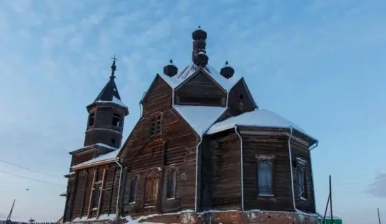 В Красноярском крае реставрации храма мешают агрессивные собаки
