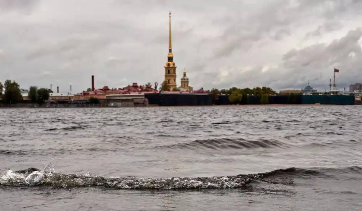 На Неве успешно испытали беспилотное электросудно