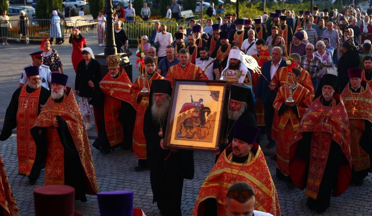 В Волгоград привезли мощи Георгия Победоносца