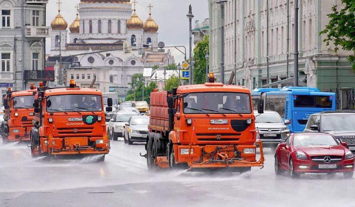 В Москве подготовили дороги и тротуары к зиме, проведя их тщательную промывку
