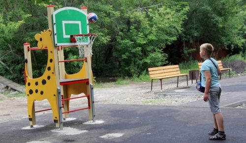 В Красноярском крае на месте гаражей строят детские площадки