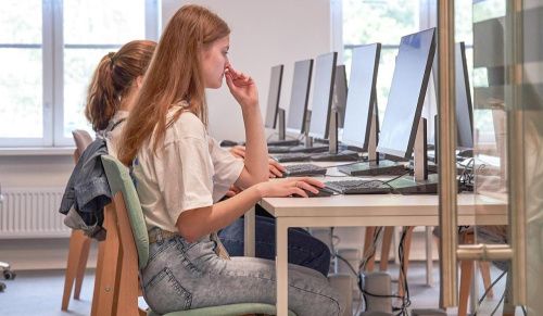 В Красноярском крае школы оборудуют новой компьютерной техникой 