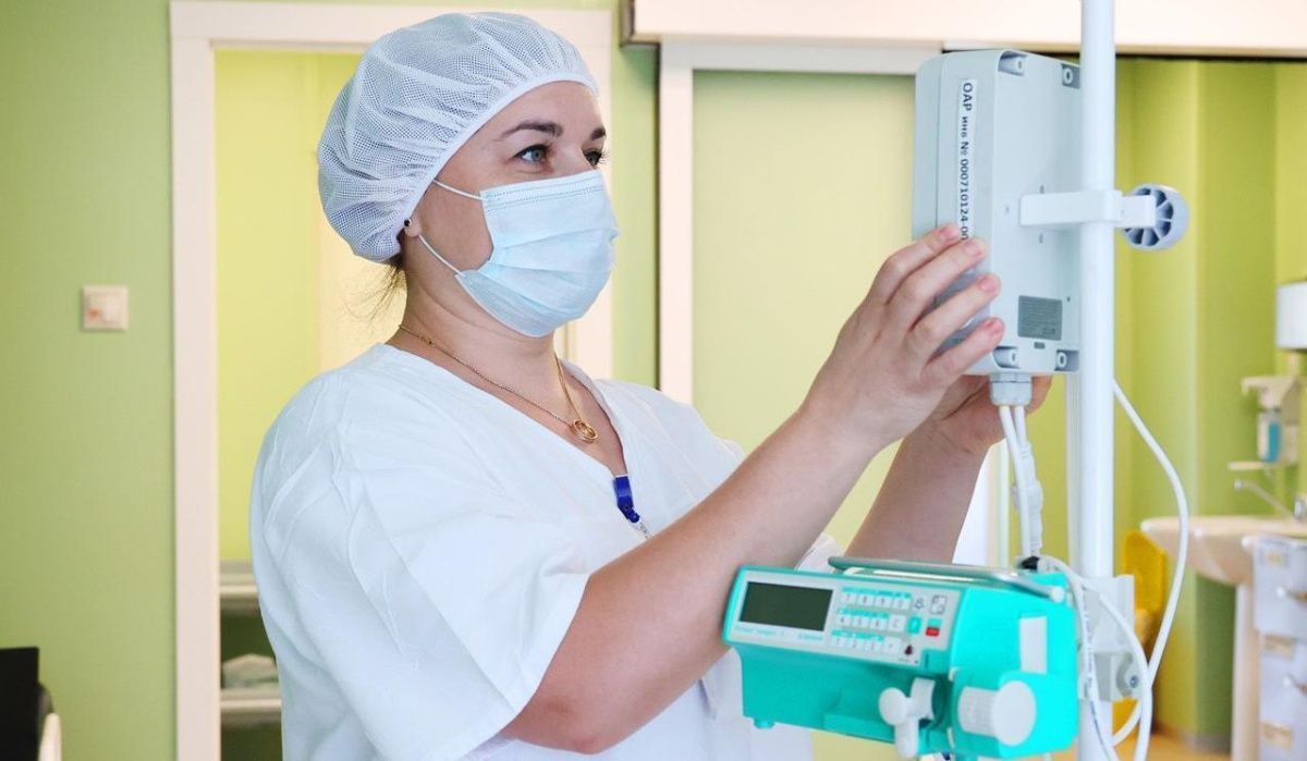 Собянин поздравил медсестер и медбратьев с профессиональным праздником