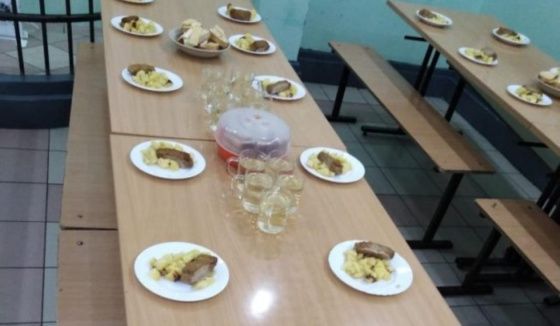 Красноярцы могут пожаловаться на качество школьного питания в Роспотребнадзор