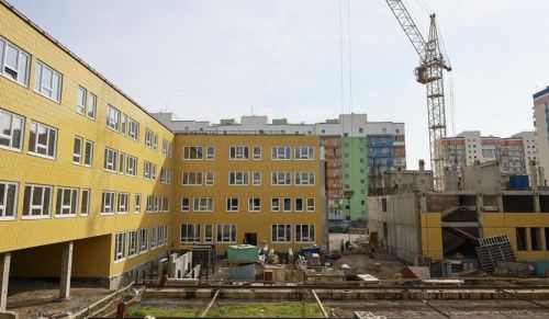 В Красноярске строят в ускоренном темпе школу