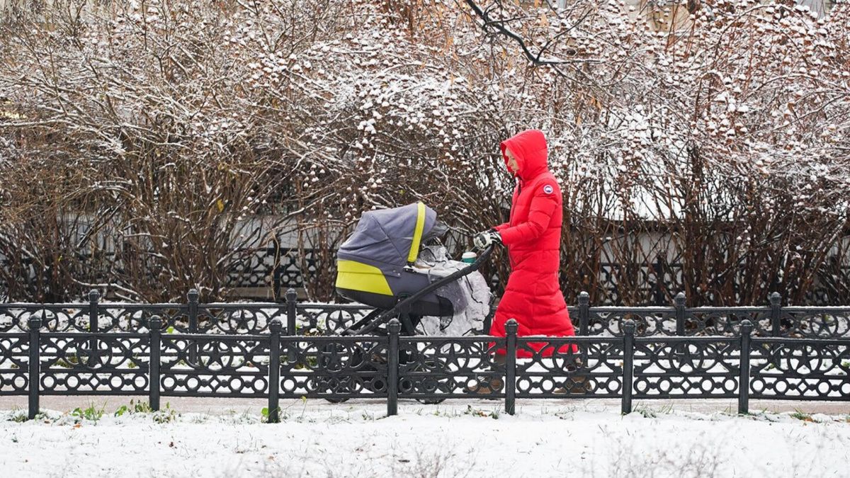 Мэр столицы Сергей Собянин наградил москвичей за вклад в семейное устройство детей-сирот