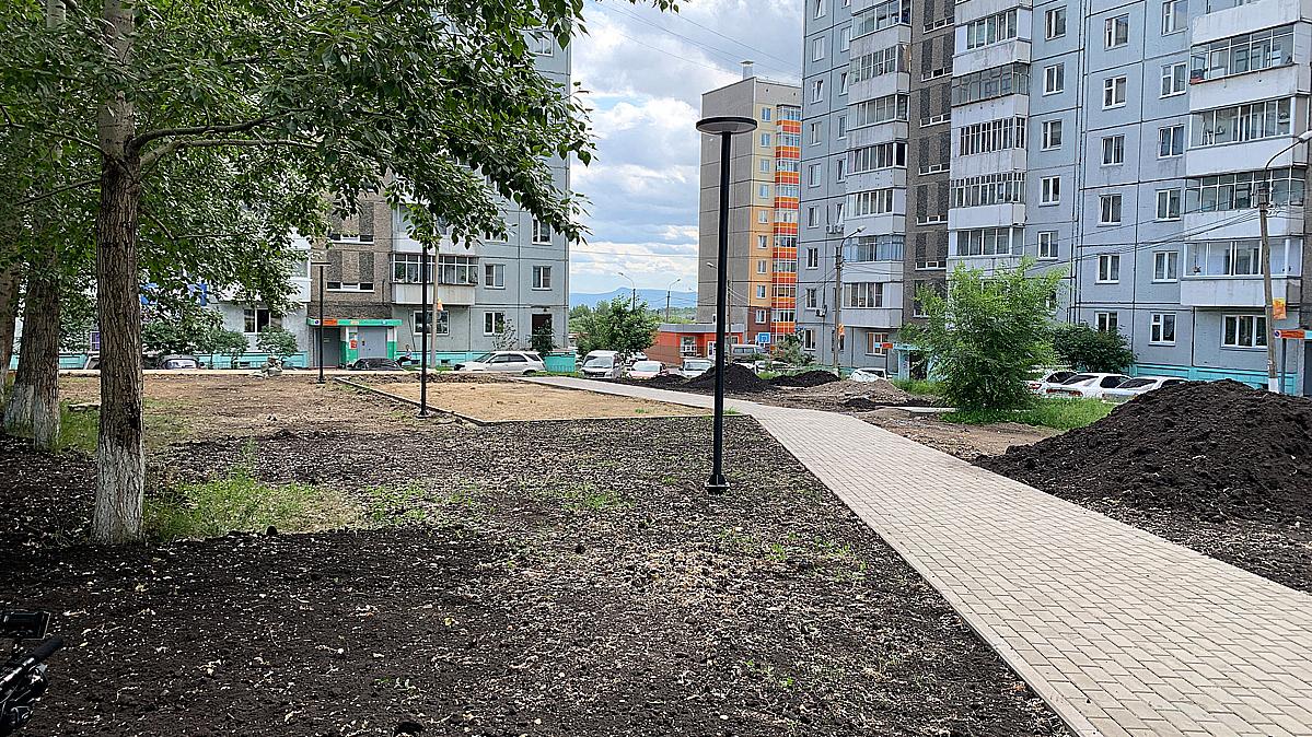 В Красноярске строят уникальный двор-бульвар