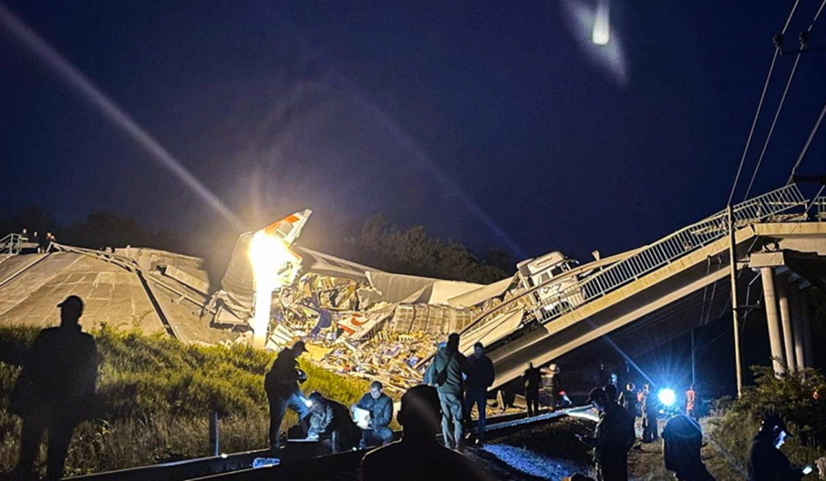 В Брянской области объявлен трехдневный траур по жертвам крушения поезда