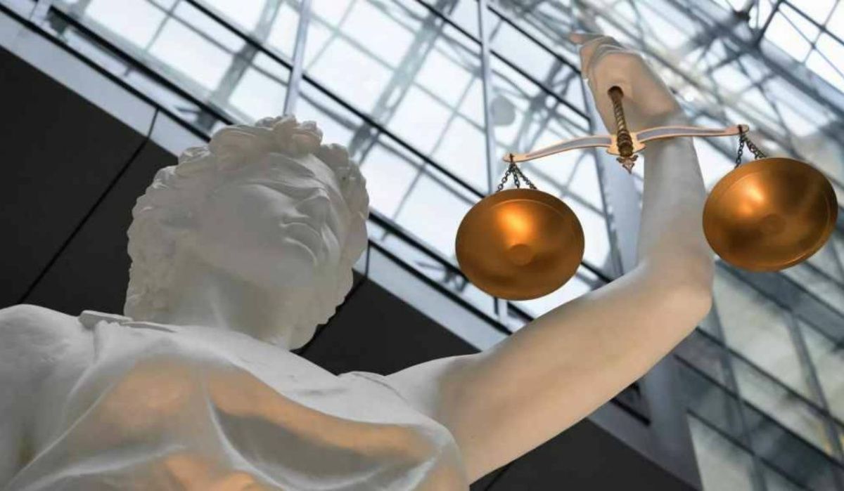 Екатеринбургский суд вернул квартиру жертве мошенников и деньги покупателю