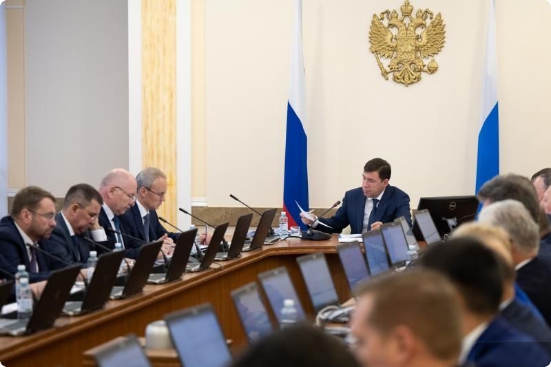 Губернатор Свердловской области потребовал обеспечить безопасность в новогодние праздники