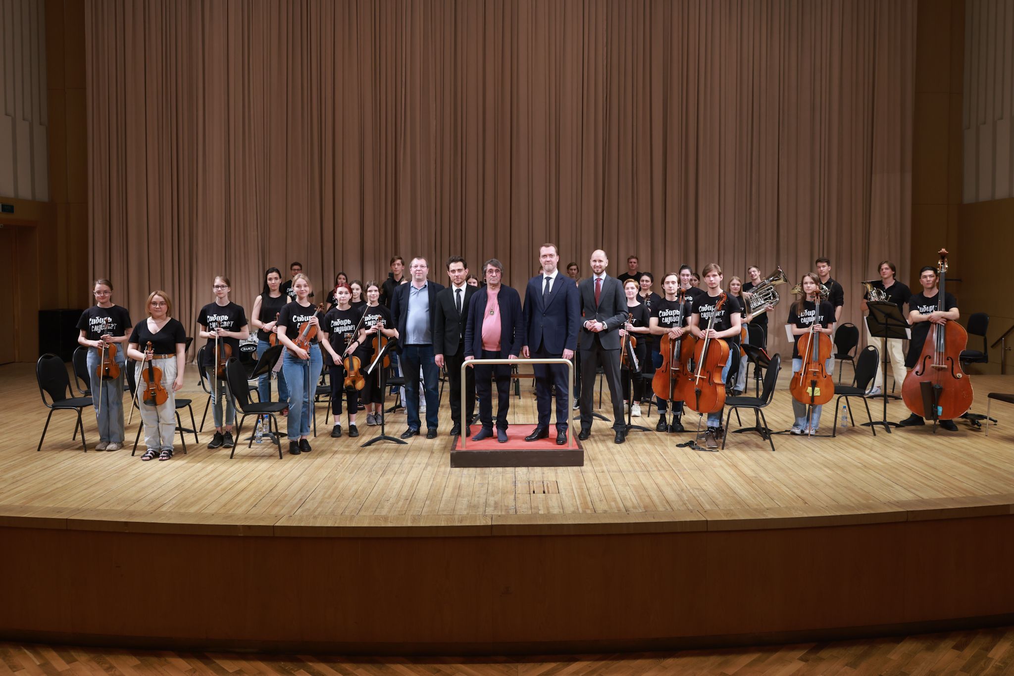 Сибирский юношеский оркестр подписал соглашение о сотрудничестве с Юрием Башметом