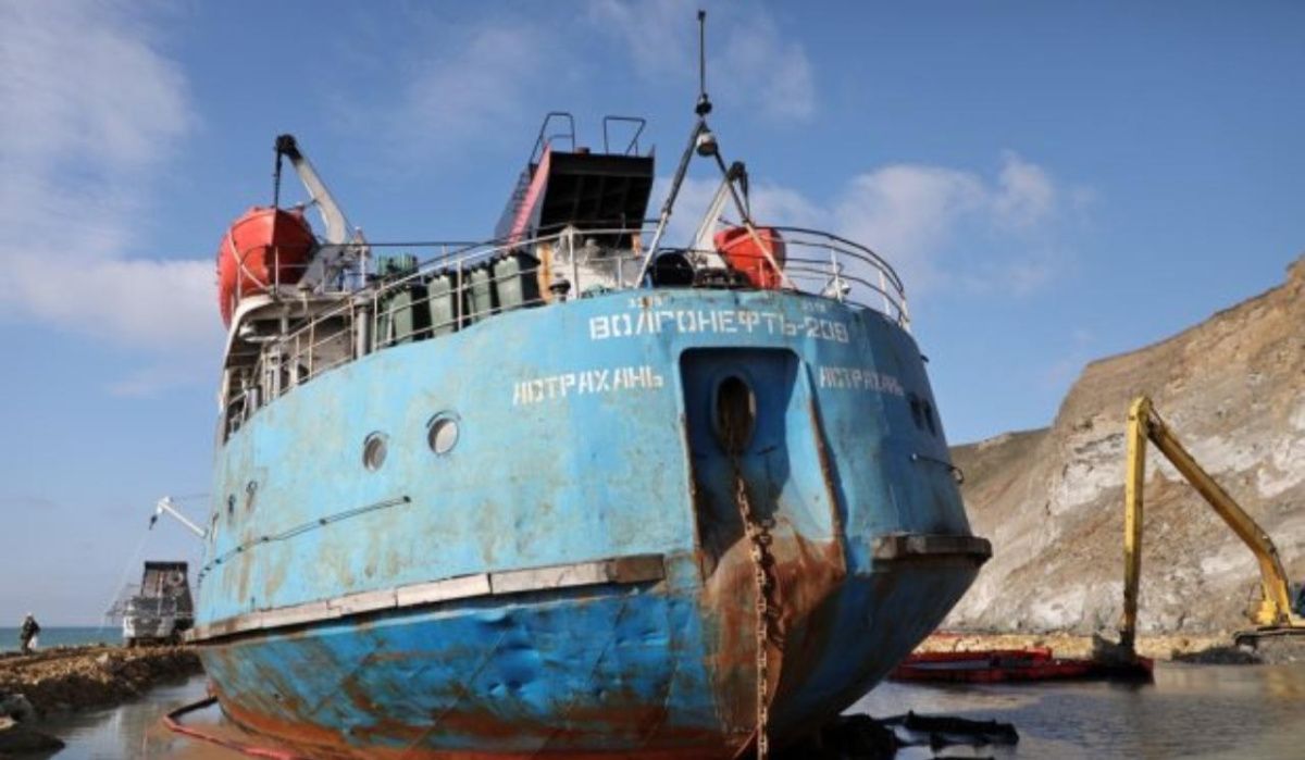 Росприроднадзор подсчитал ущерб экологии от крушения танкеров в Черном море