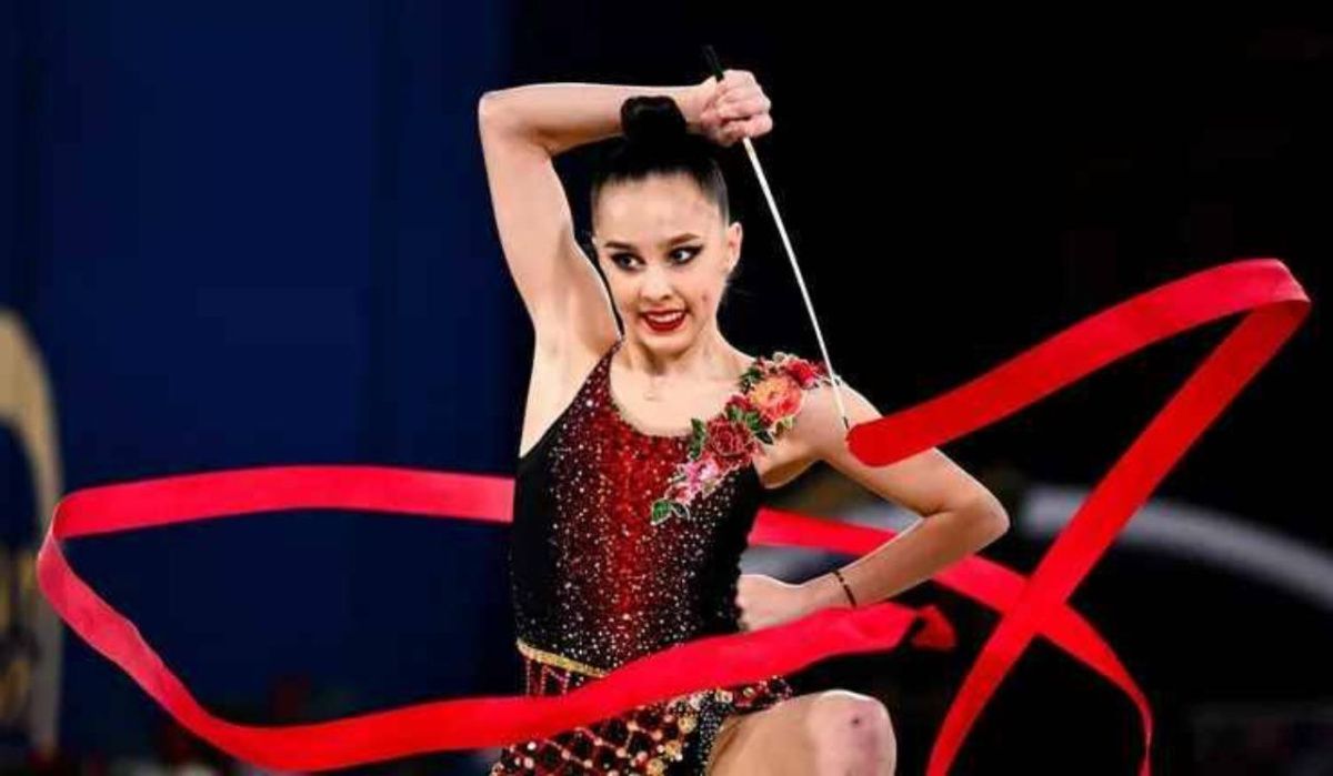 Еще 11 гимнасток из России получили нейтральный статус