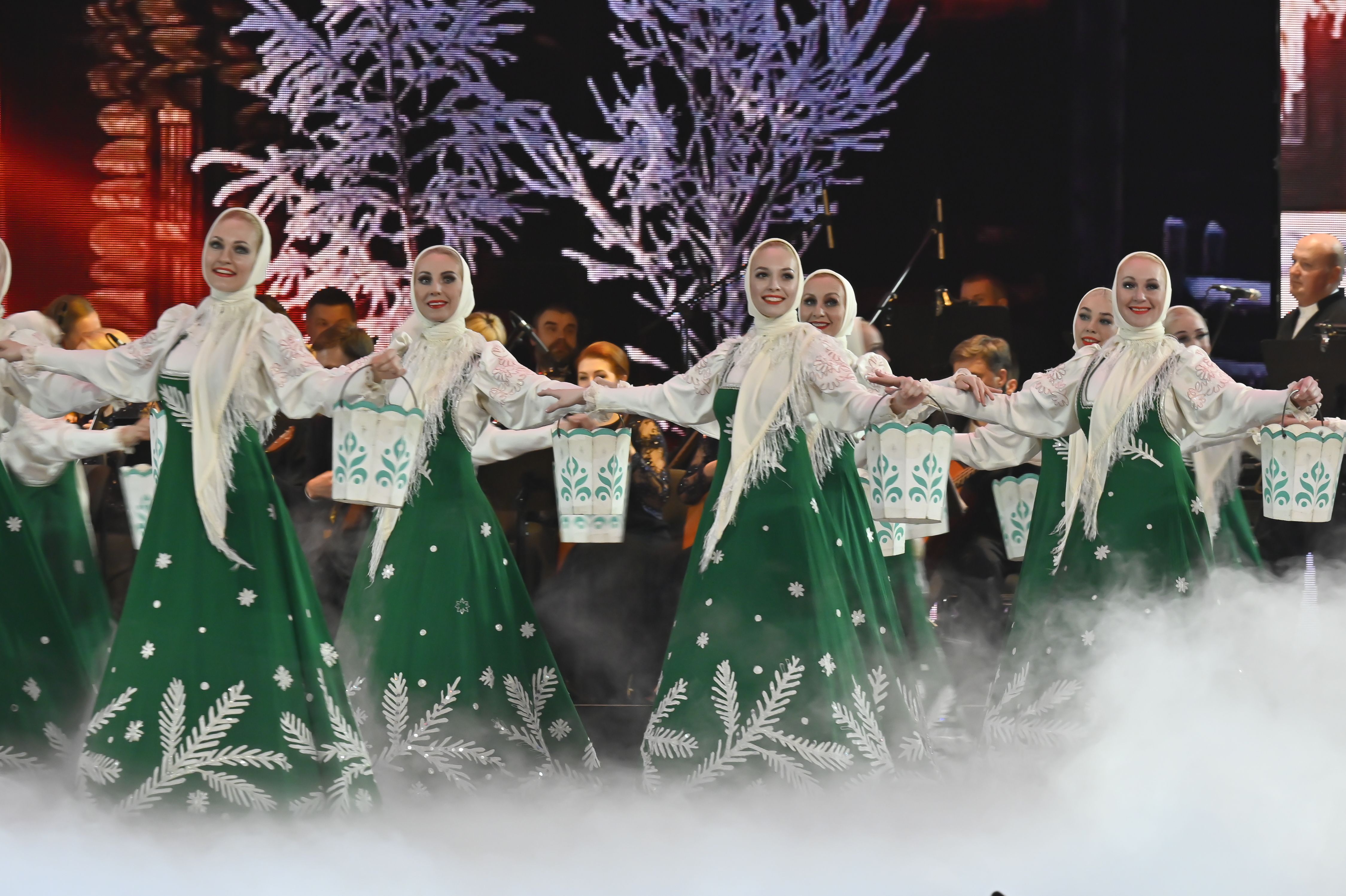 Кремль аплодировал стоя: ансамбль танца Сибири выступил в Государственном Кремлевском дворце