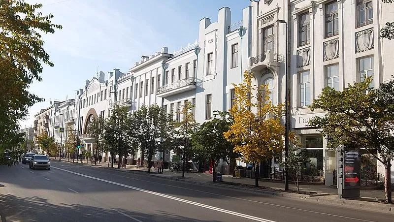 В Красноярске проспект Мира станет пешеходным на полчаса раньше