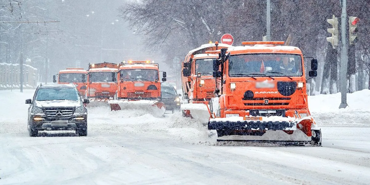 Красноярцев предупредили о порывах ветра до 25 метров в секунду и сильнейшем снегопаде